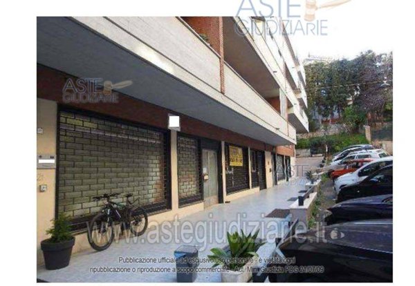 negozio in vendita a Teramo