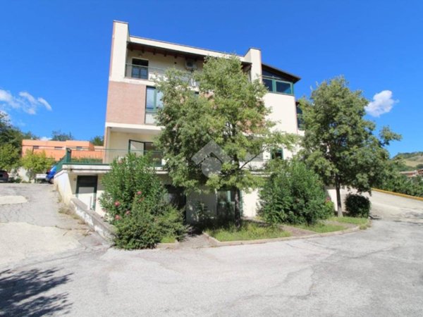 appartamento in vendita a Teramo in zona Castagneto