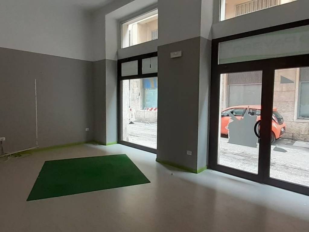 negozio in vendita a Teramo in zona Centro Città