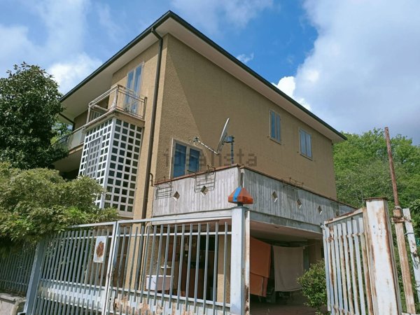 casa indipendente in vendita a Teramo in zona Putignano