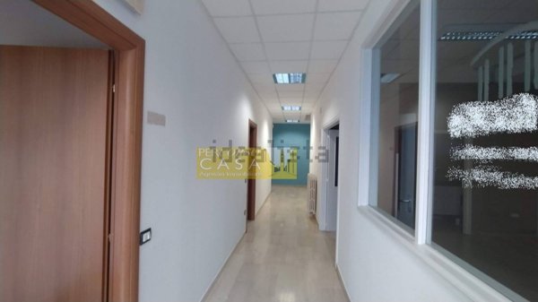 locale commerciale in vendita a Teramo in zona Centro Città