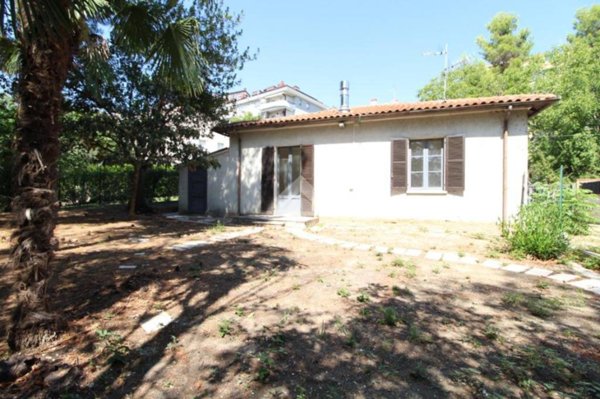 casa indipendente in vendita a Teramo