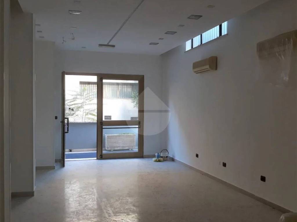 negozio in vendita a Teramo