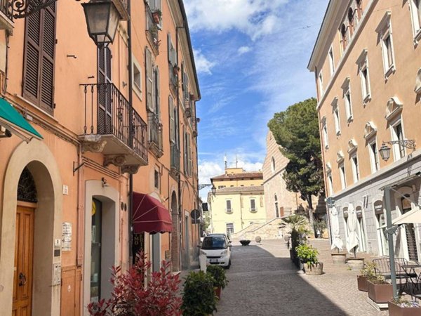 appartamento in vendita a Teramo in zona Centro Città