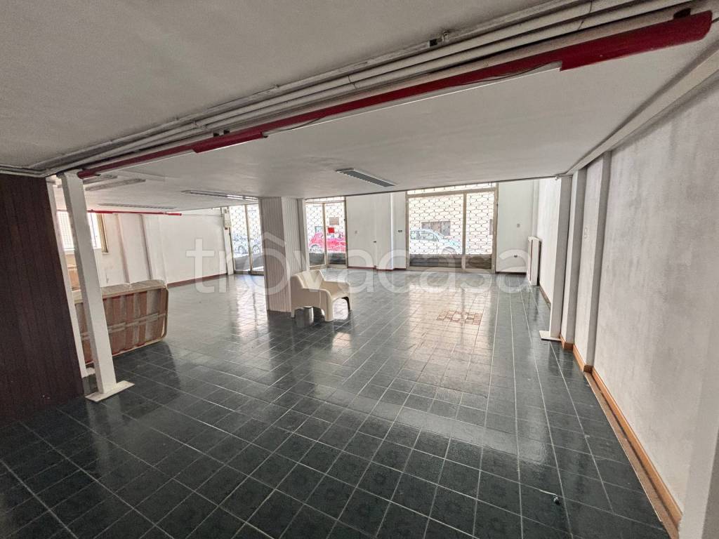 negozio in vendita a Teramo in zona Centro Città