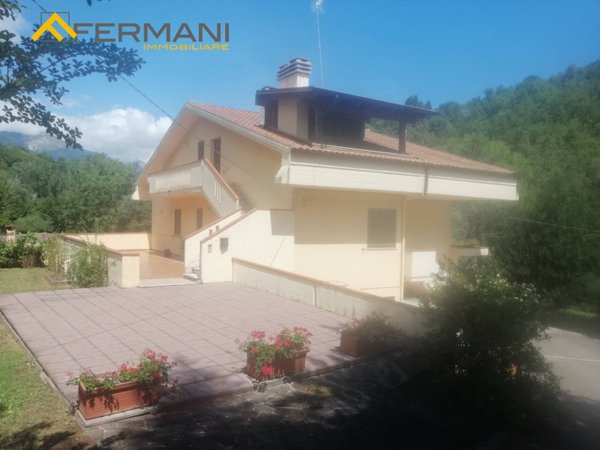 casa indipendente in vendita a Teramo in zona Ponte Vezzola