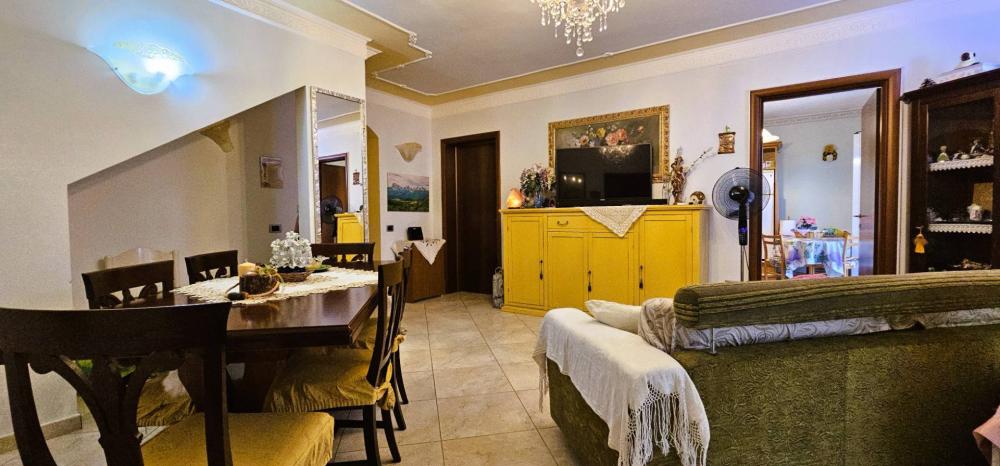 appartamento in vendita a Teramo in zona Caprafico