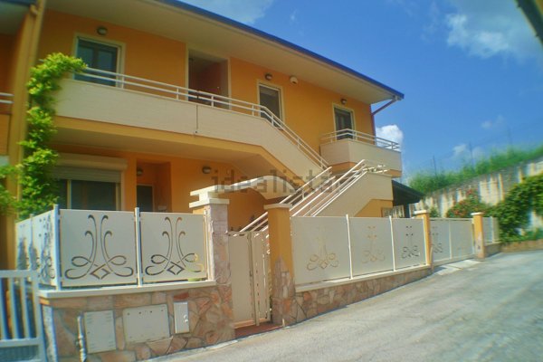 casa indipendente in vendita a Teramo in zona Valle San Giovanni