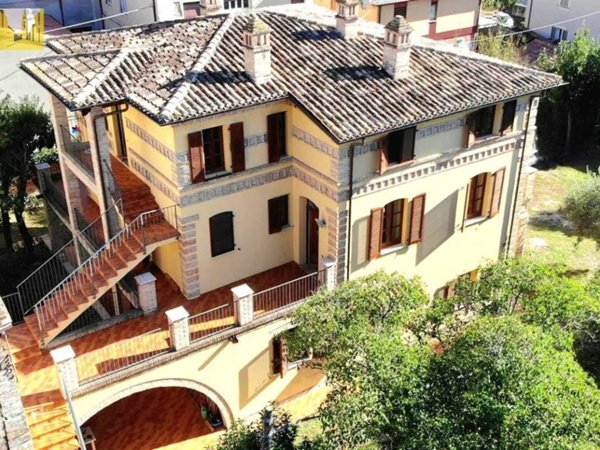 casa indipendente in vendita a Teramo in zona Centro Città