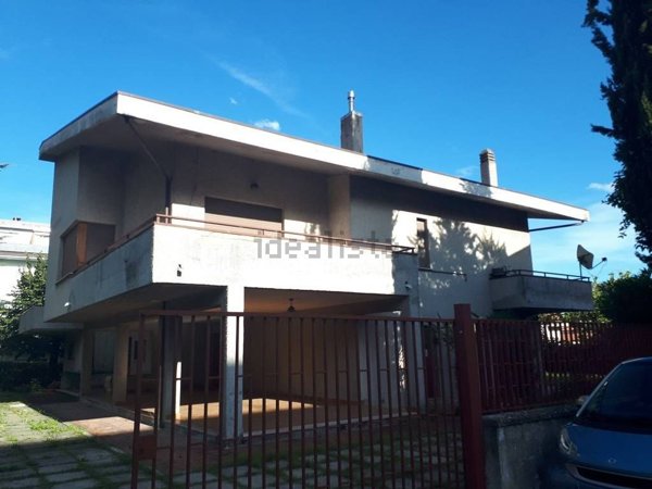 casa indipendente in vendita a Teramo in zona Centro Città