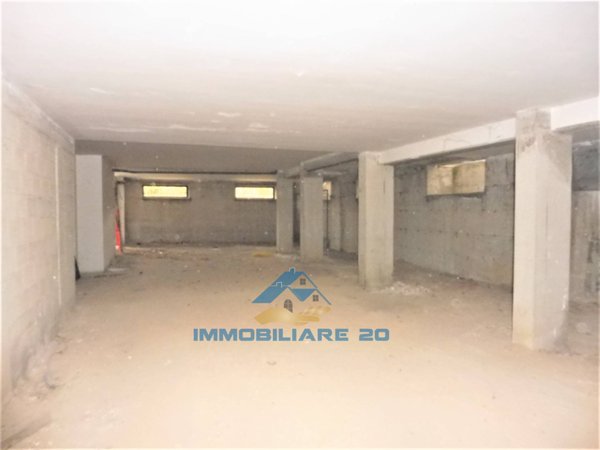 locale di sgombero in vendita a Teramo in zona Contrada Piano Della Lente