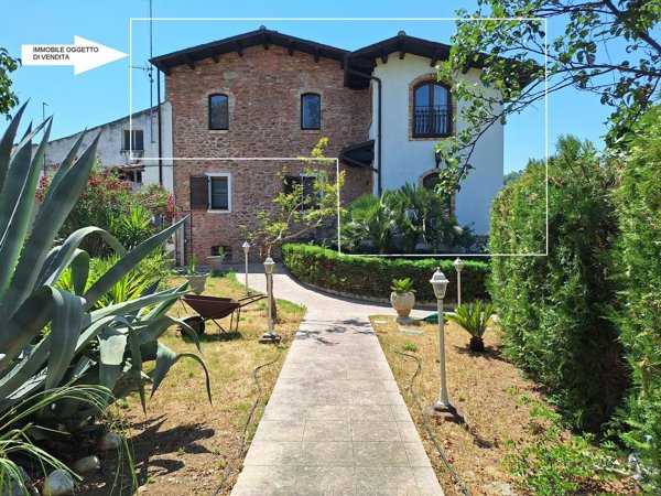 casa indipendente in vendita a Teramo in zona Villa Butteri