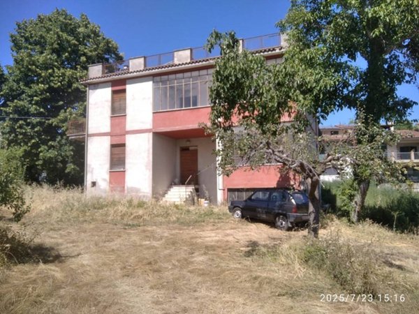 casa indipendente in vendita a Teramo in zona Putignano