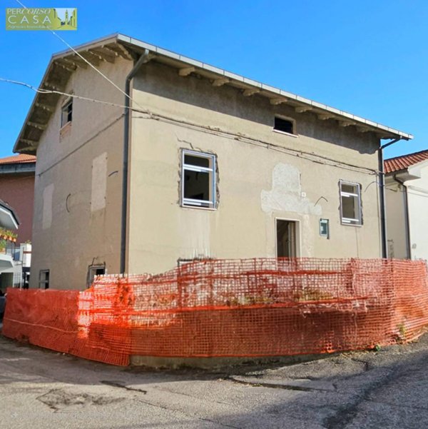 casa indipendente in vendita a Teramo in zona Villa Vomano