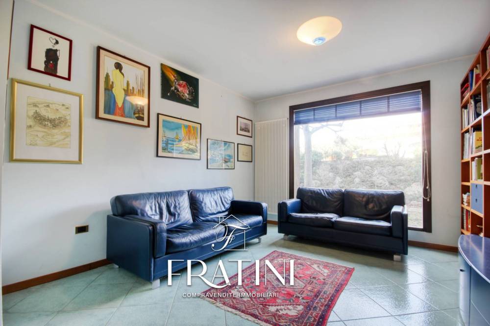 casa indipendente in vendita a Teramo in zona Nepezzano