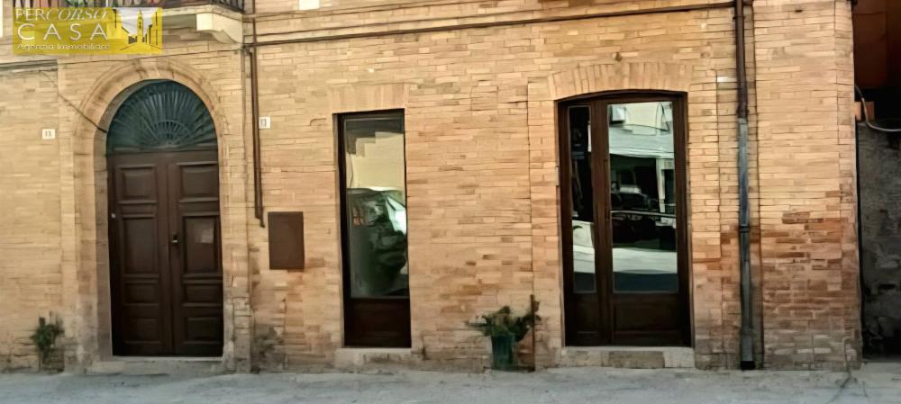 casa indipendente in vendita a Teramo in zona Centro Città