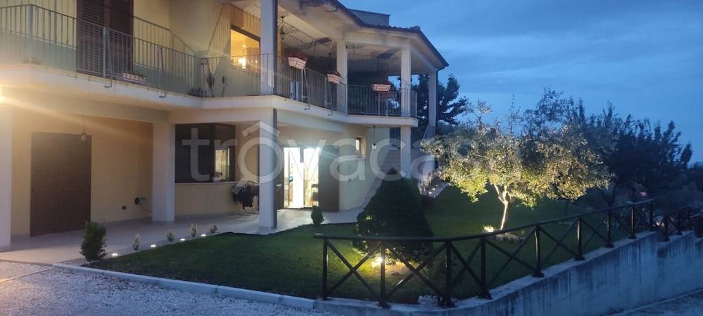 casa indipendente in vendita a Teramo
