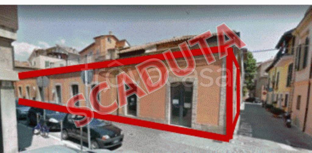 negozio in vendita a Teramo