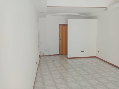 negozio in vendita a Teramo in zona Centro Città