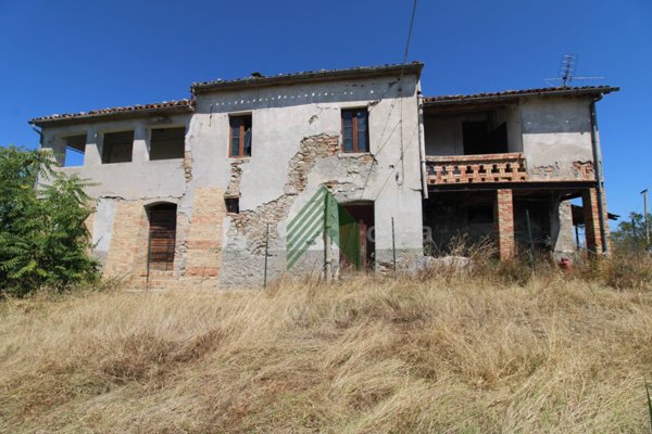 casale in vendita a Teramo in zona Poggio San Vittorino
