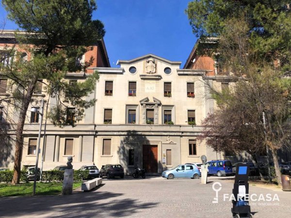 ufficio in vendita a Teramo in zona Centro Città