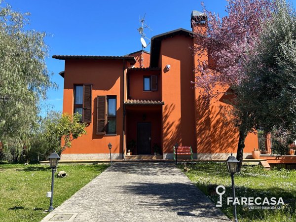 casa indipendente in vendita a Teramo in zona Piano D'Accio