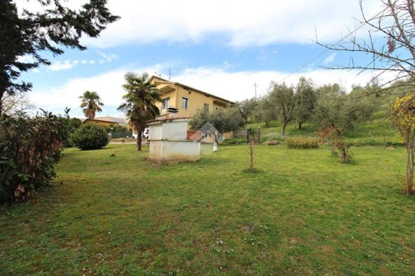 casa indipendente in vendita a Teramo in zona Nepezzano