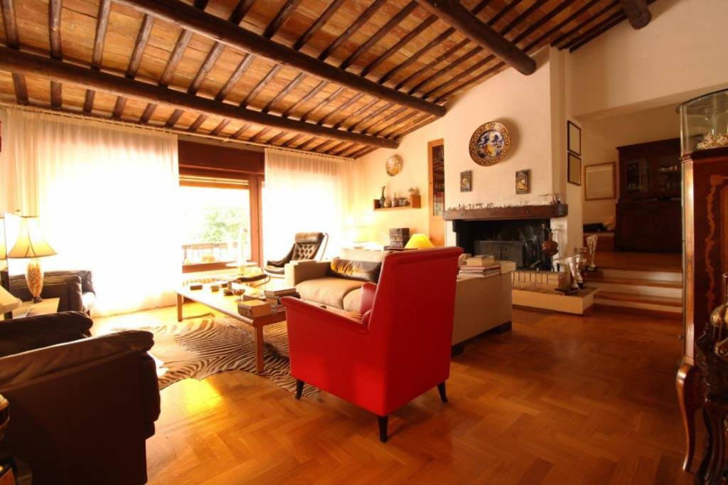 casa indipendente in vendita a Teramo in zona Colleatterrato Alto