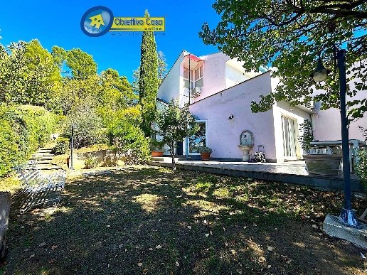 casa indipendente in vendita a Teramo in zona Centro Città