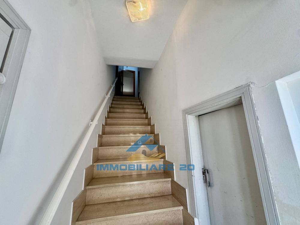 casa indipendente in vendita a Teramo in zona Centro Città