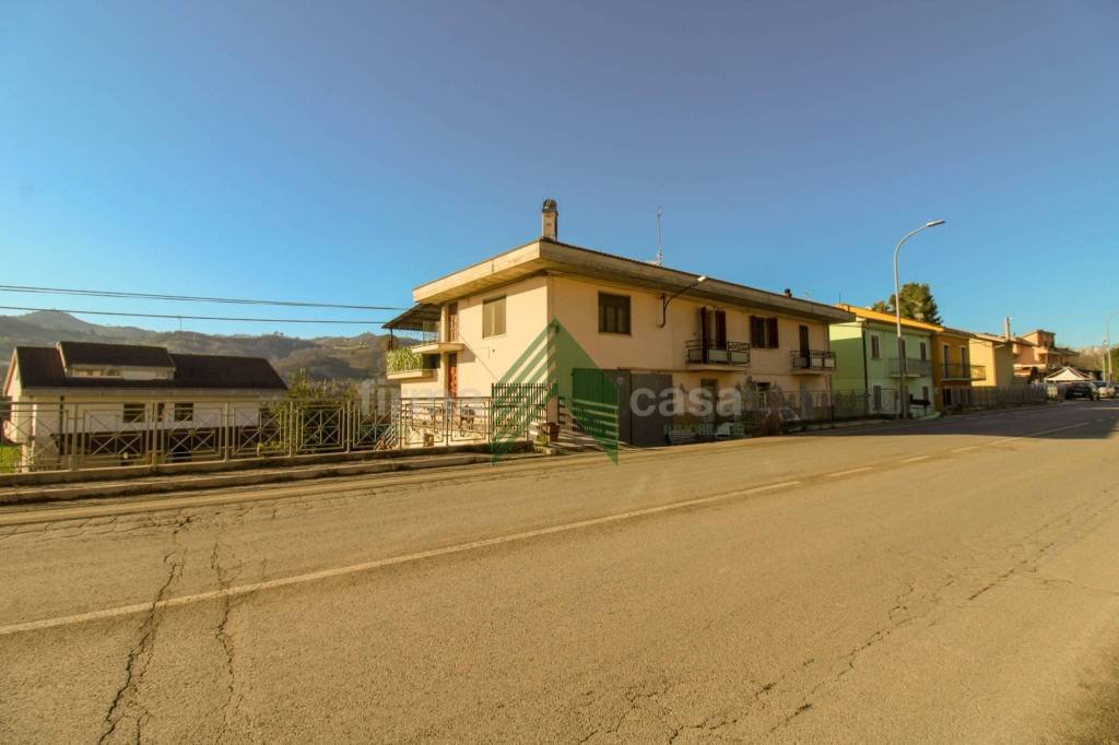 casa indipendente in vendita a Teramo