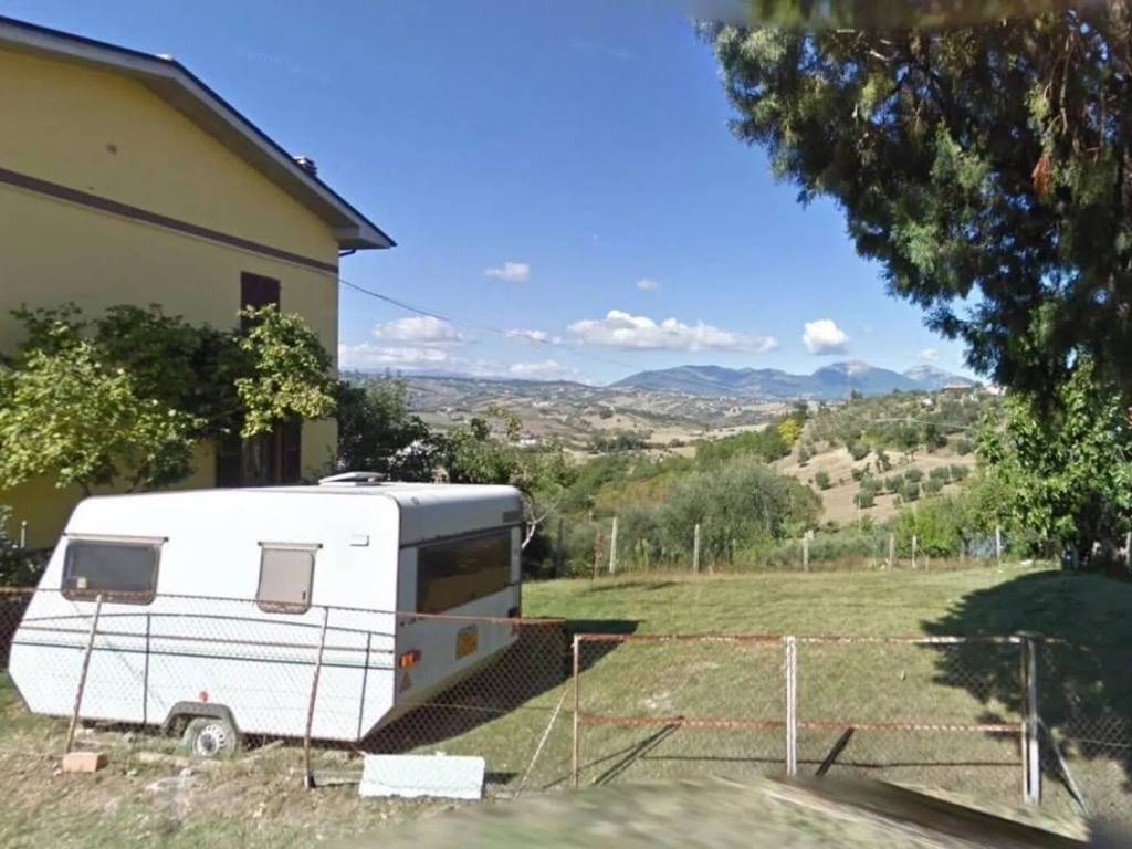terreno edificabile in vendita a Teramo in zona Valle San Giovanni