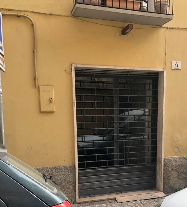 locale commerciale in vendita a Teramo in zona Centro Città