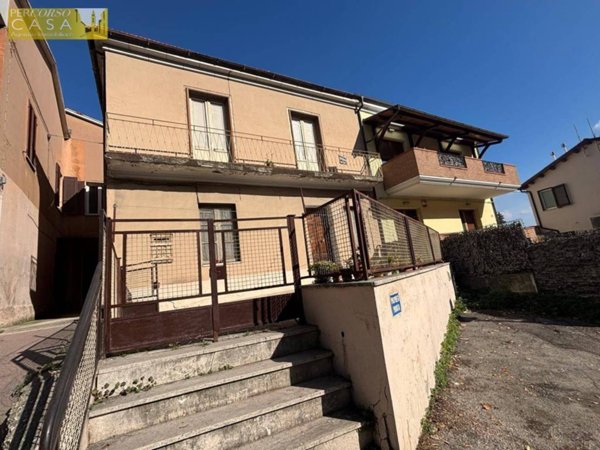 casa indipendente in vendita a Teramo in zona Centro Città
