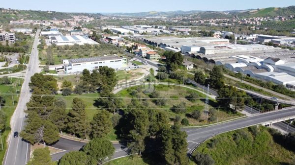 terreno edificabile in vendita a Teramo in zona Sant'Atto