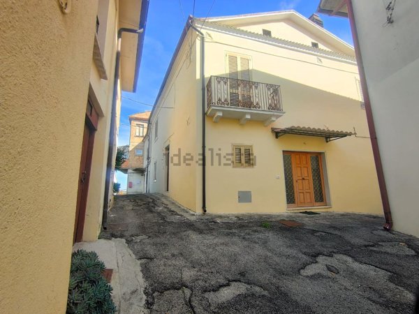 appartamento in vendita a Teramo in zona Varano