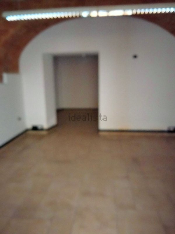 locale commerciale in vendita a Teramo