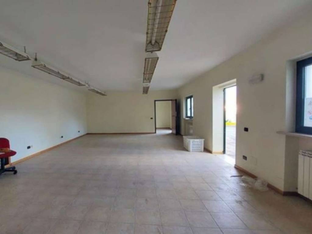 ufficio in vendita a Teramo in zona Castagneto