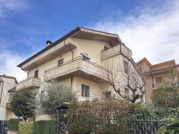casa indipendente in vendita a Teramo in zona Centro Città
