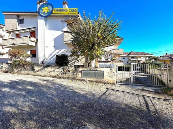 casa semindipendente in vendita a Teramo in zona Centro Città