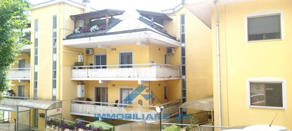 casa indipendente in vendita a Teramo