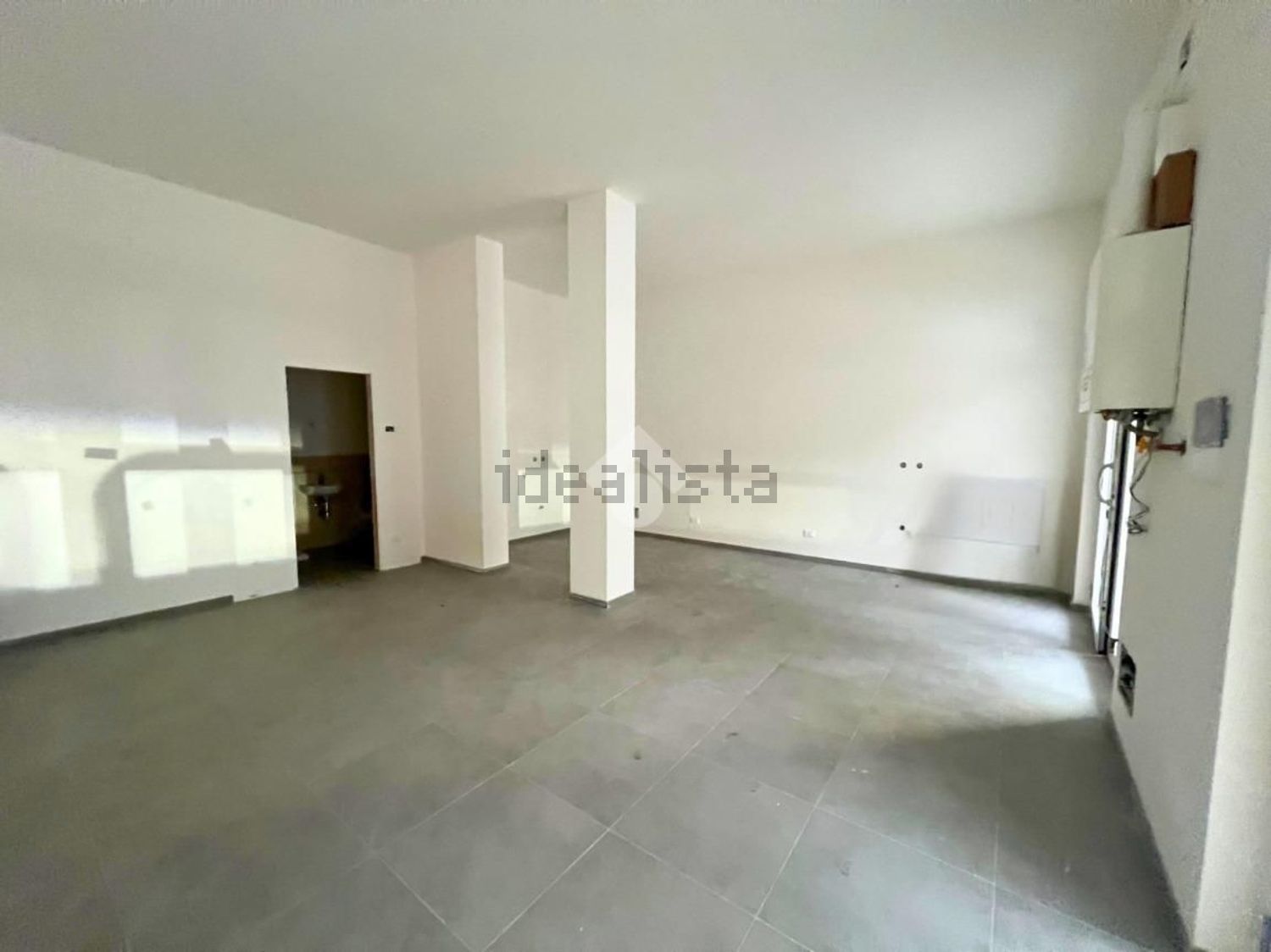 locale commerciale in vendita a Teramo