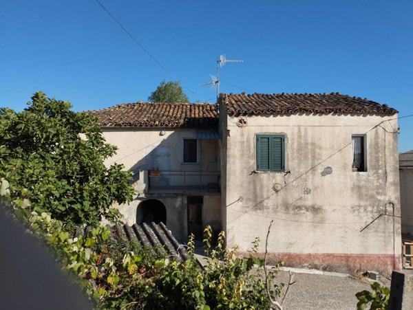 casa indipendente in vendita a Teramo in zona Forcella