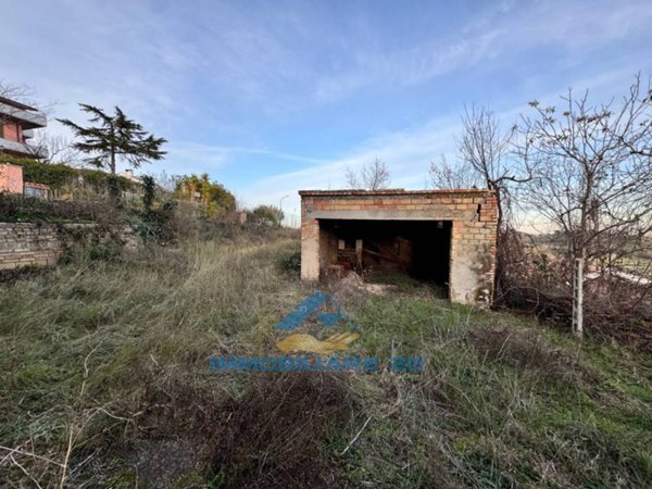 casa indipendente in vendita a Teramo in zona Monticelli