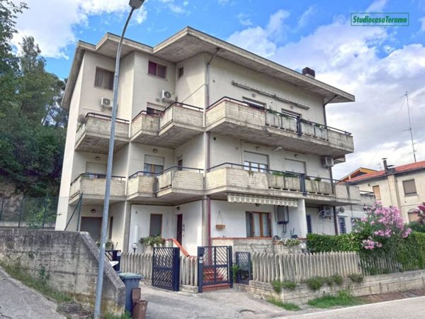 appartamento in vendita a Teramo in zona Villa Ripa