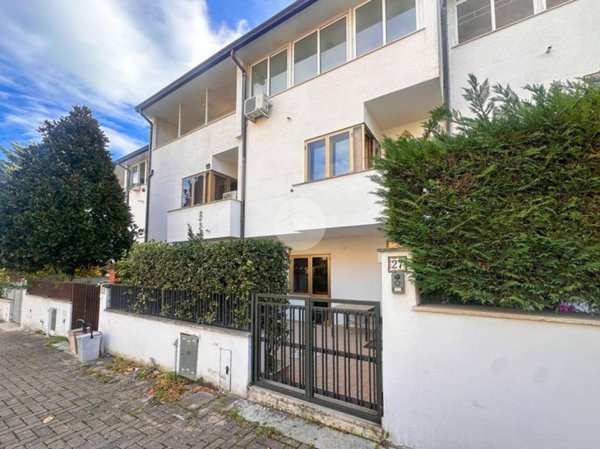 casa indipendente in vendita a Teramo in zona Centro Città