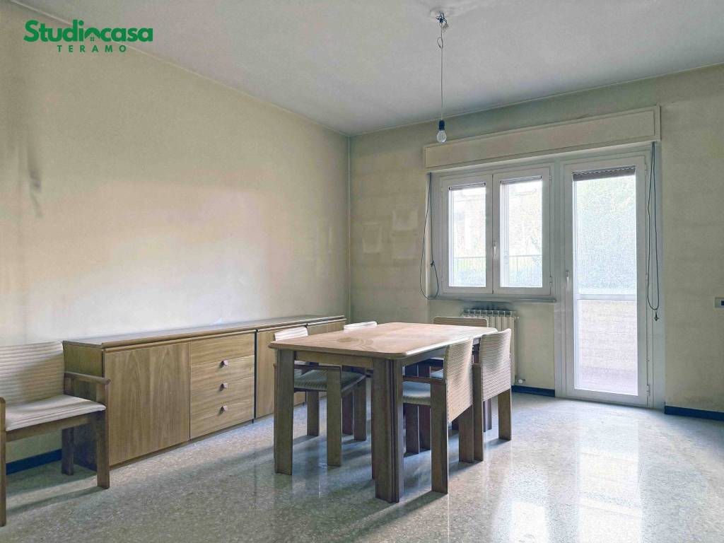 appartamento in vendita a Teramo in zona Colleatterrato Alto