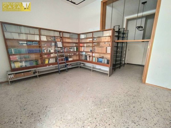 locale commerciale in vendita a Teramo in zona Centro Città