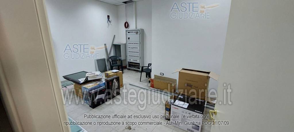 locale commerciale in vendita a Teramo in zona Colleatterrato Alto