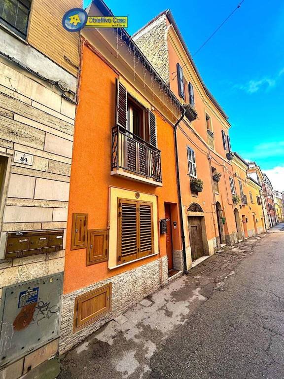casa indipendente in vendita a Teramo in zona Centro Città